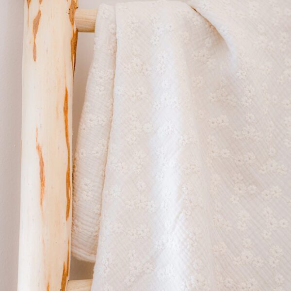Swaddle Ecru broderie flower